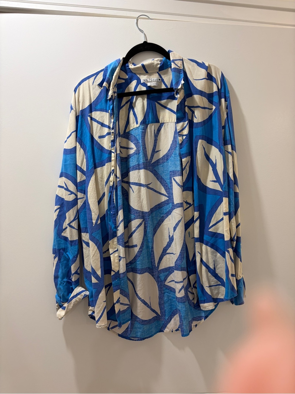 Zara Blue & White Tropical Leaf Print Button-Down Shirt